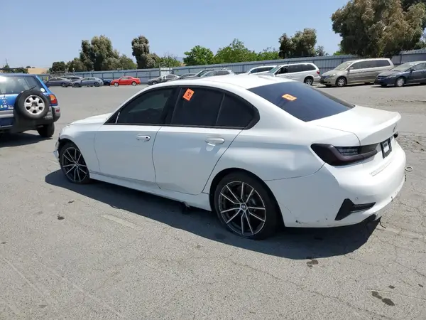 WBA5R1C56KAK10251 2019 BMW 3ER - Image 2