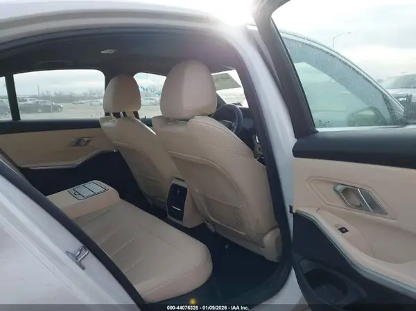 WBA5R1C56KAK12324 2019 BMW 3ER - Image 8