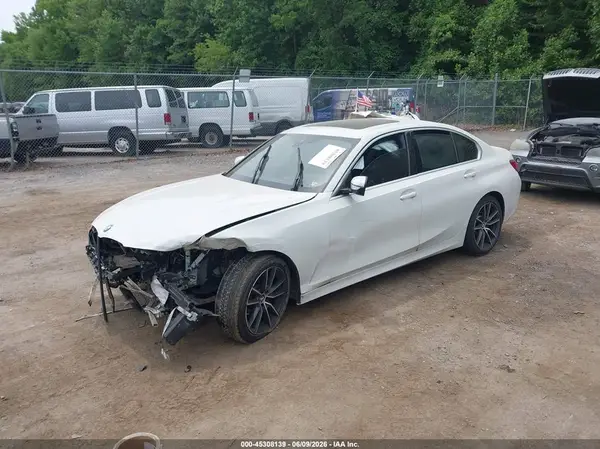 WBA5R1C56KFH05734 2019 BMW 3ER - Image 2