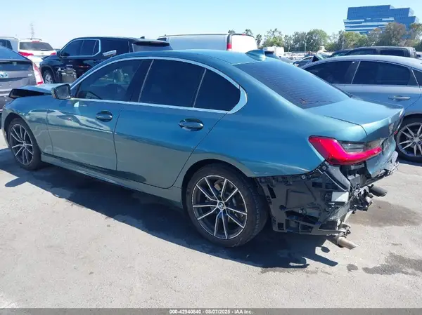 2019 BMW 3 Series IAAI lot 42940840 auction photo 3
