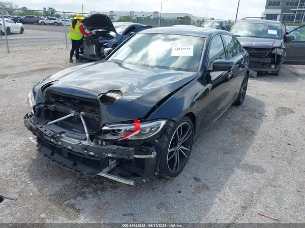 WBA5R1C57KAK08007 2019 BMW 3ER - Image 2