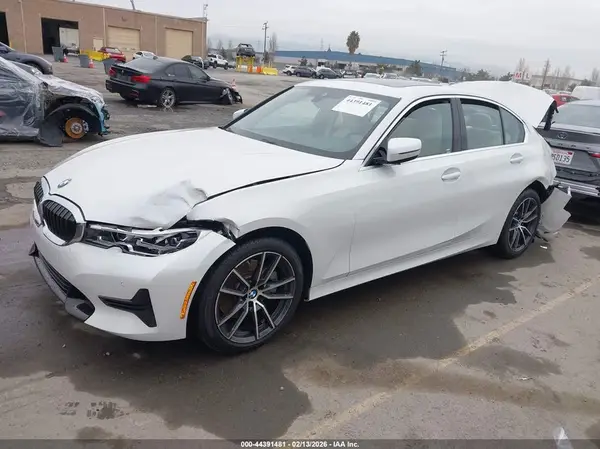 WBA5R1C57KAK09836 2019 BMW 3ER - Image 2