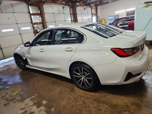 WBA5R1C58KFH05623 2019 BMW 3ER - Image 2