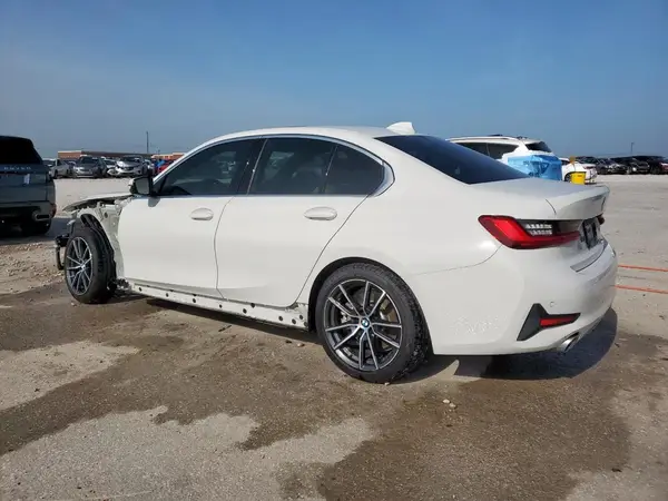 WBA5R1C59KAK06498 2019 BMW 3ER - Image 2