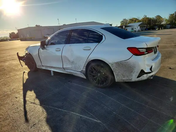 WBA5R1C59KFH21880 2019 BMW 3ER - Image 2