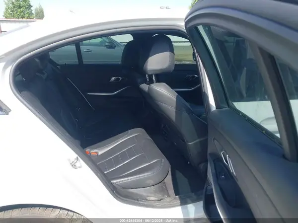 WBA5R7C52KAJ82760 2019 BMW 3ER - Image 8