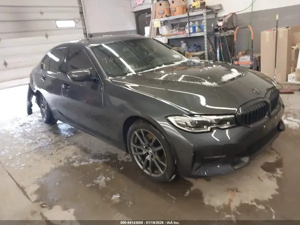 WBA5R7C5XKAJ82392 2019 BMW 3ER - Image 1
