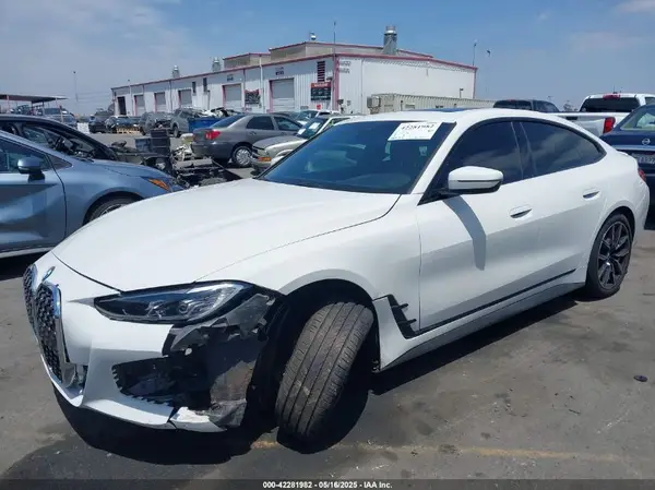 WBA63AV03NFM76468 2022 BMW 4ER - Image 2