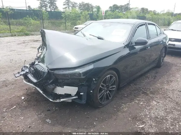 WBA63FJ08RCS61047 2024 BMW 5ER - Image 2