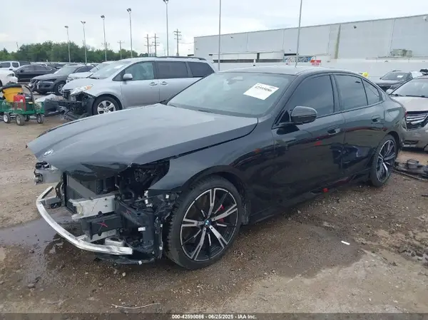 WBA63FJ09RCS28073 2024 BMW 5ER - Image 2