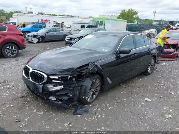 WBA73BJ05PWX92988 2023 BMW 5ER - Image 2