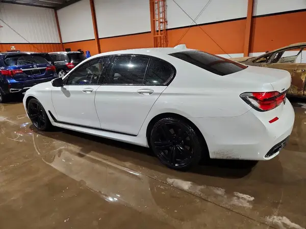 WBA7B0C52GGF92213 2016 BMW 7ER - Image 2
