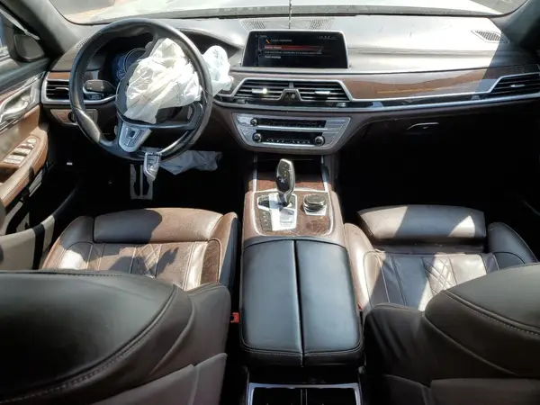 WBA7B0C57HG527064 2017 BMW 7ER - Image 8
