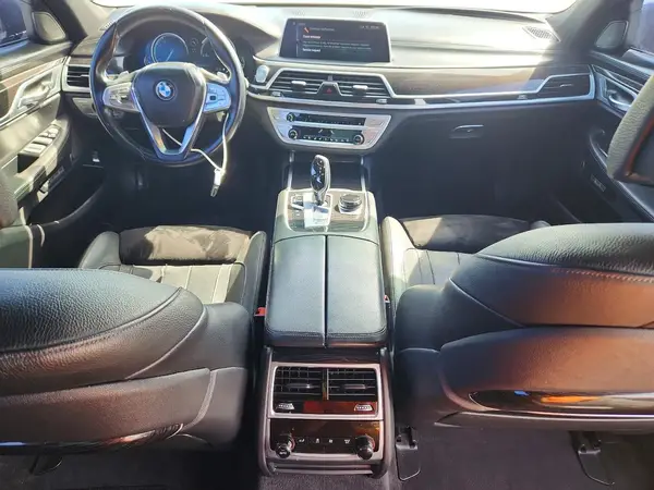 WBA7E2C33HG741003 2017 BMW 7ER - Image 8