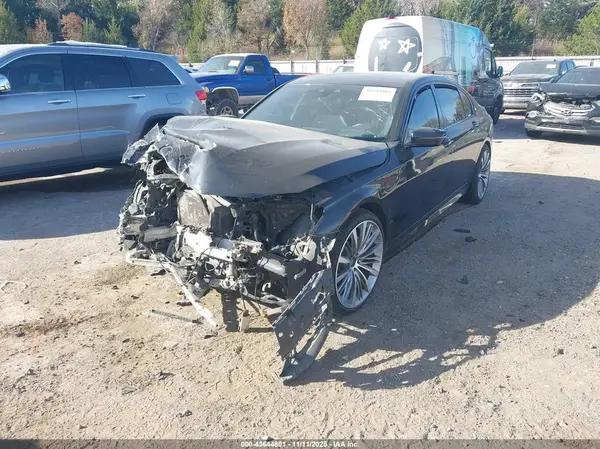 WBA7E2C34HG740569 2017 BMW 7ER - Image 2
