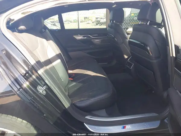 WBA7E2C34HG740569 2017 BMW 7ER - Image 8