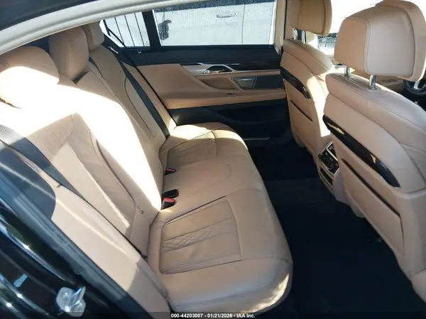 WBA7E2C35HG740774 2017 BMW 7ER - Image 8