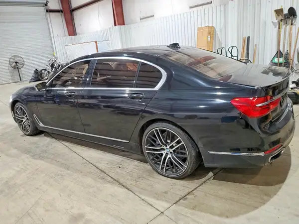 WBA7E2C36HG741125 2017 BMW 7ER - Image 2