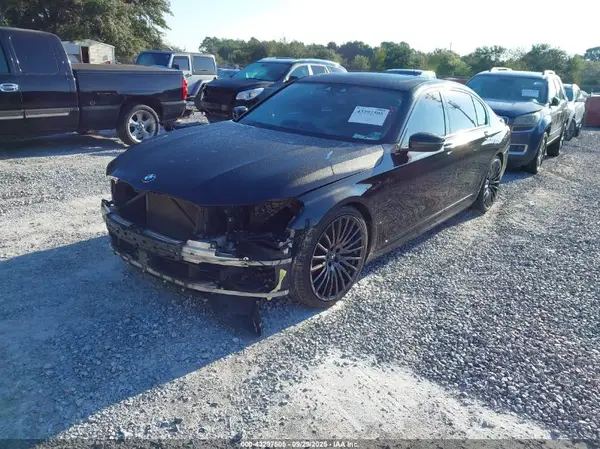 WBA7E2C36HG741206 2017 BMW 7ER - Image 2