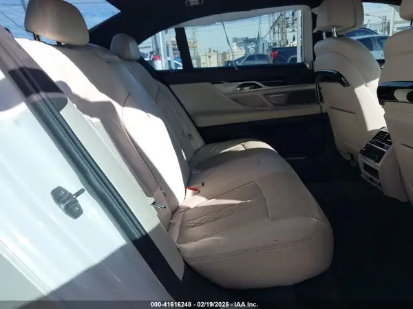 WBA7E2C36HG741304 2017 BMW 7ER - Image 8