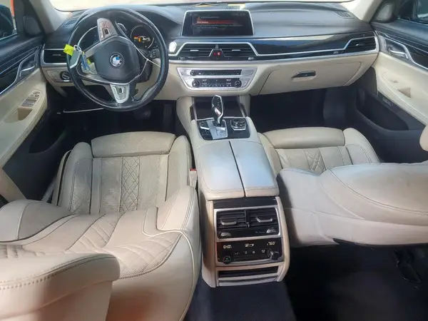 WBA7E2C36HG741321 2017 BMW 7ER - Image 8