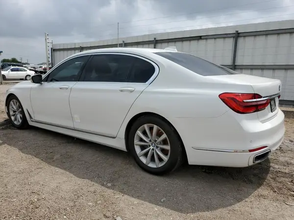 WBA7E2C37HG740601 2017 BMW 7ER - Image 2