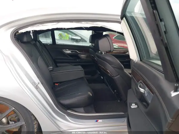 WBA7E2C38HG740560 2017 BMW 7ER - Image 8