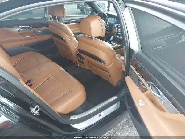 WBA7E2C38HG741062 2017 BMW 7ER - Image 8