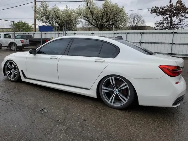 WBA7E2C3XHG741242 2017 BMW 7ER - Image 2