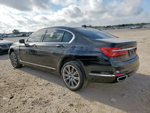 WBA7E2C50KB454109 2019 BMW 7ER - Image 2