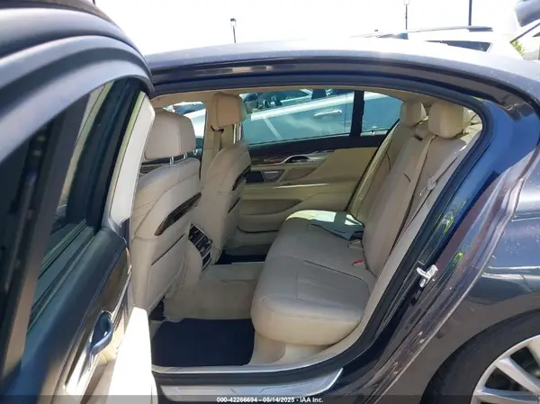 WBA7E2C51GG546677 2016 BMW 7ER - Image 8