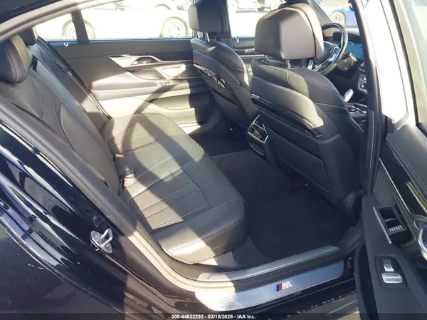 WBA7E2C51HG739445 2017 BMW 7ER - Image 8