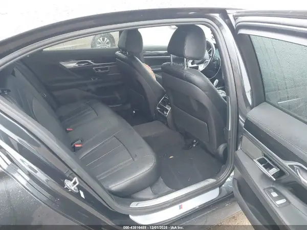 WBA7E2C51HG740224 2017 BMW 7ER - Image 8