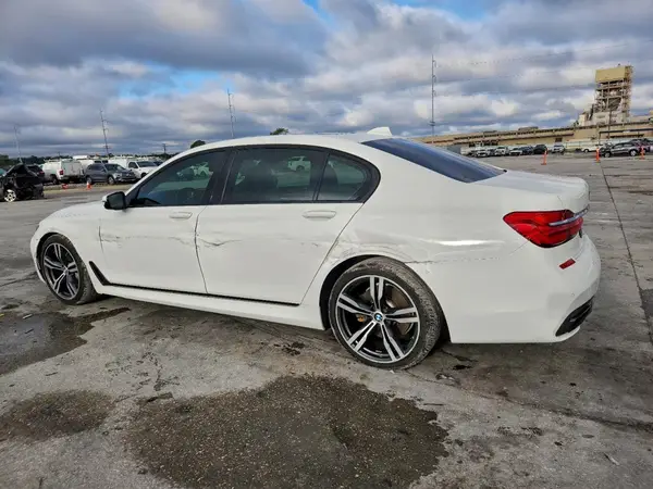 WBA7E2C52HG739342 2017 BMW 7ER - Image 2