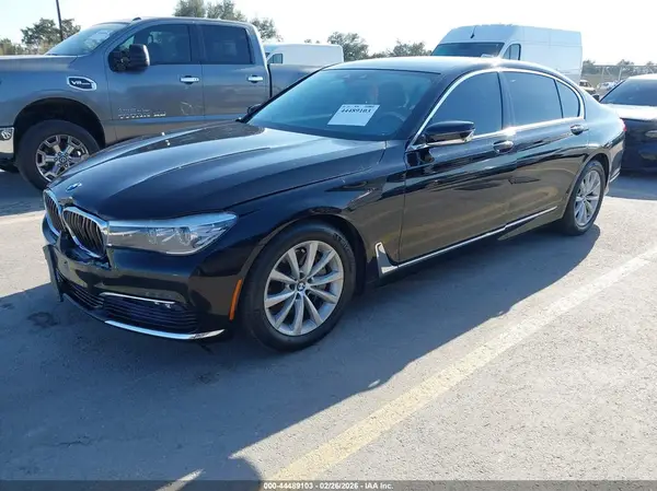 WBA7E2C52HG739745 2017 BMW 7ER - Image 2