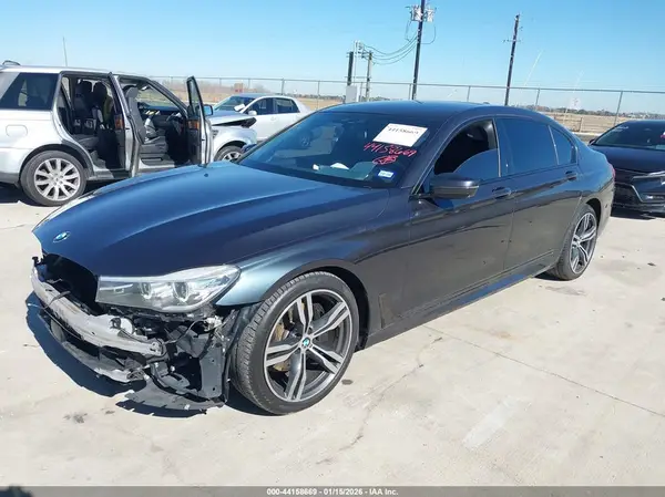 WBA7E2C52KB218657 2019 BMW 7ER - Image 2