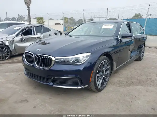 WBA7E2C52KB454404 2019 BMW 7ER - Image 2