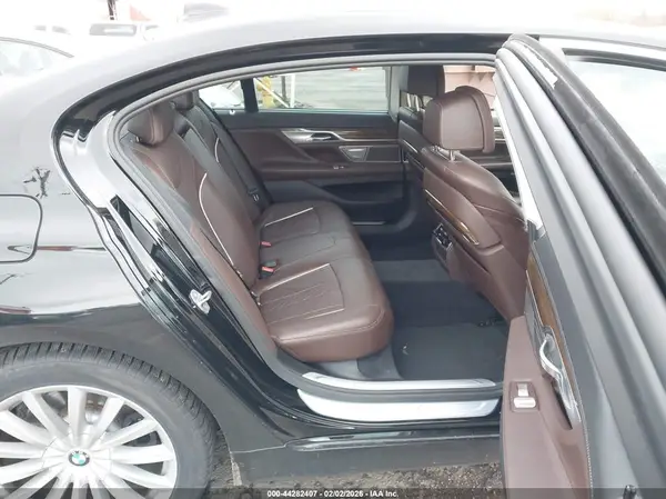 WBA7E2C53GG738828 2016 BMW 7ER - Image 8