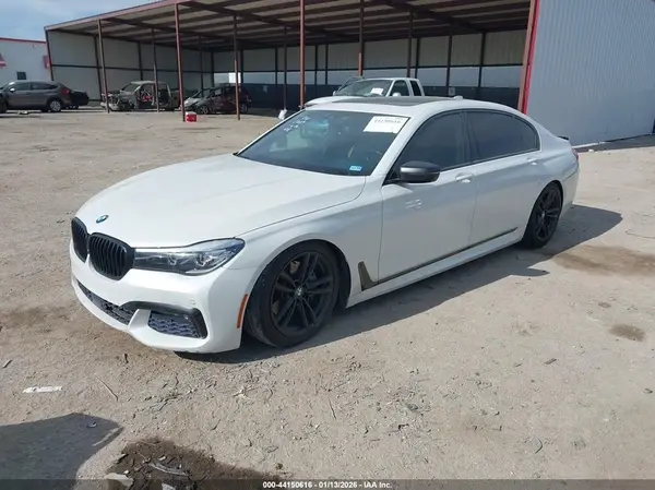 WBA7E2C53HG739382 2017 BMW 7ER - Image 2