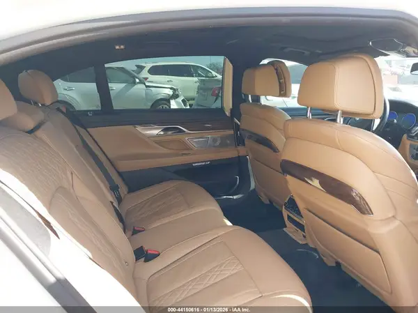 WBA7E2C53HG739382 2017 BMW 7ER - Image 8