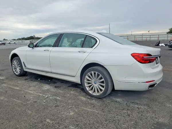 WBA7E2C53HG740533 2017 BMW 7ER - Image 2
