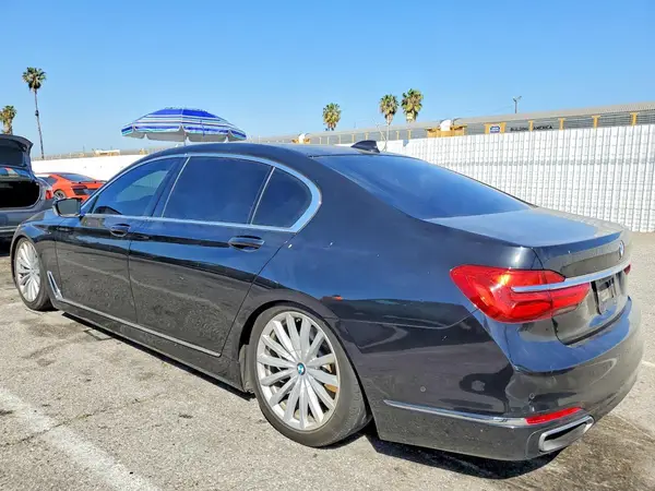 WBA7E2C53JG742000 2018 BMW 7ER - Image 2