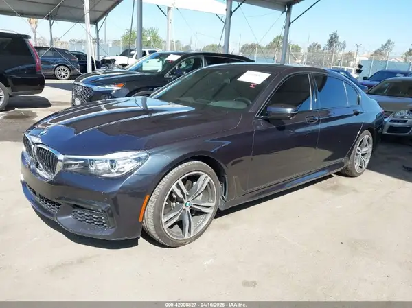 WBA7E2C53KB218375 2019 BMW 7ER - Image 2