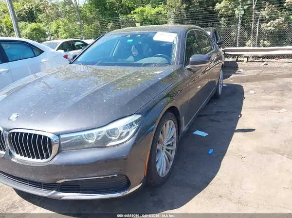WBA7E2C53KB454590 2019 BMW 7ER - Image 2