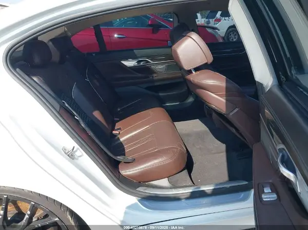 WBA7E2C54HG739374 2017 BMW 7ER - Image 8