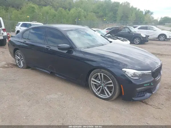 WBA7E2C54HG740492 2017 BMW 7ER - Image 1
