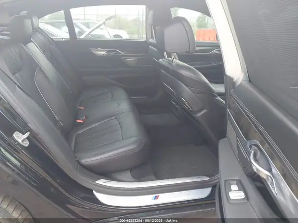 WBA7E2C54HG740492 2017 BMW 7ER - Image 8