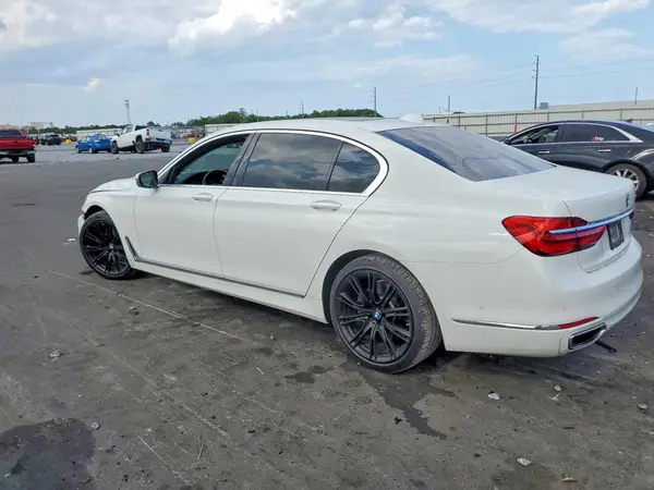 WBA7E2C54KB217719 2019 BMW 7ER - Image 2
