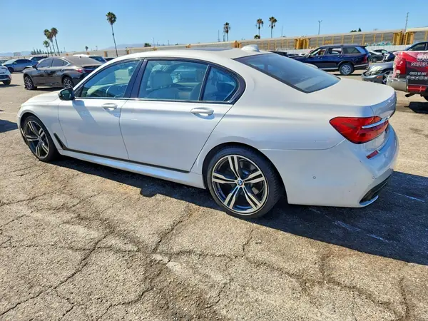 WBA7E2C54KB454825 2019 BMW 7ER - Image 2