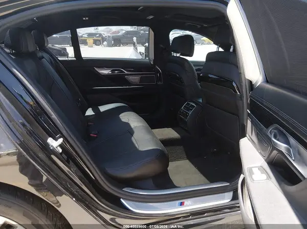 WBA7E2C55HG739285 2017 BMW 7ER - Image 8